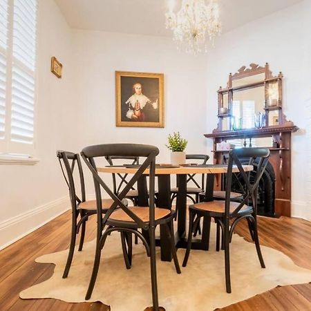 Appartement Historic Beauty In The Cbd! Parking And Wifi à Launceston Extérieur photo